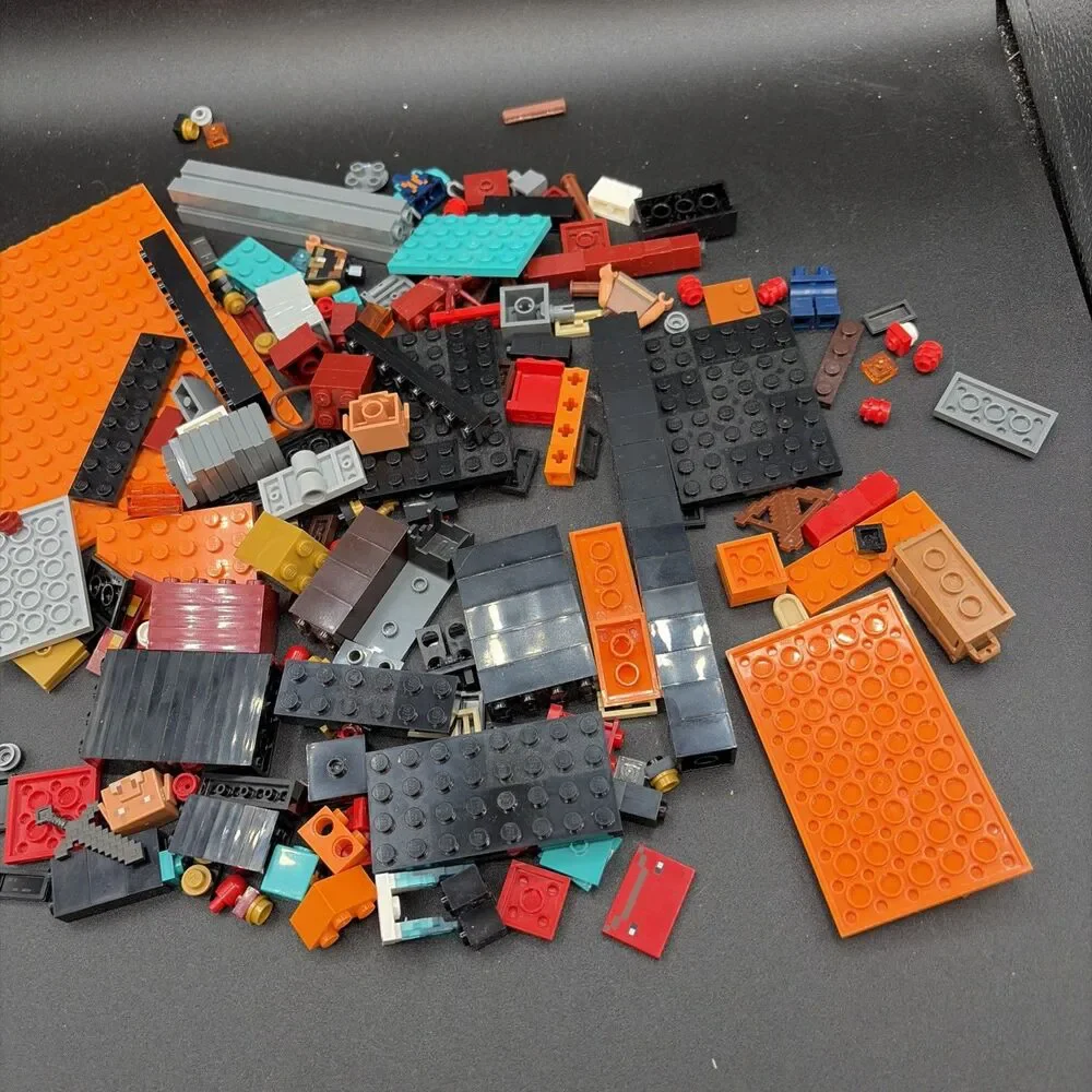 Lego Minecraft The Nether Bastion 21185 99% Complete No Box